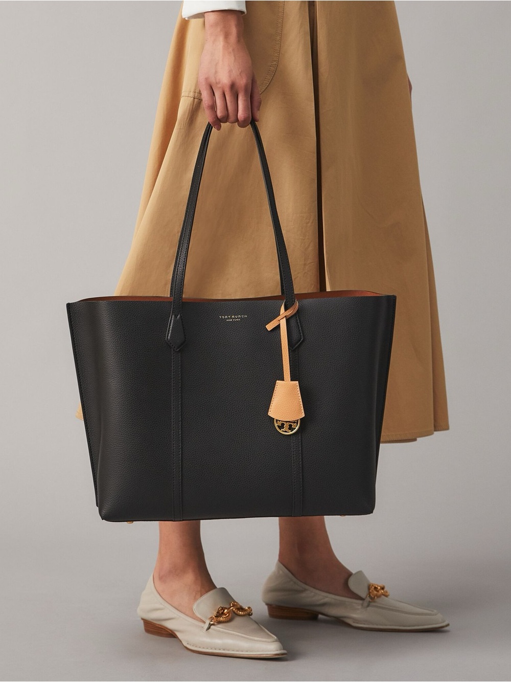 Tory burch - Women's Black Leather Tote Bag with Tan Accent
